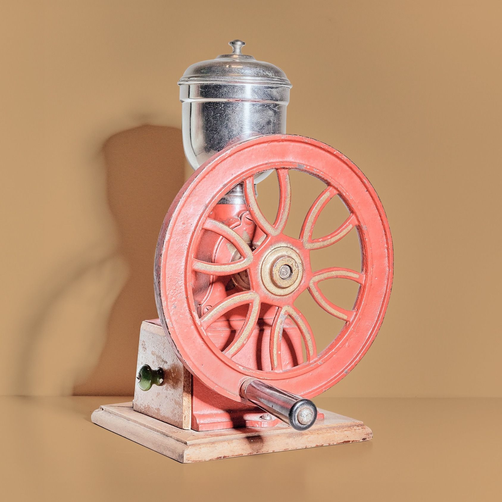 Did you know that the Centro de Ciência do Café, in Campo Maior, has the largest collection of grinders in the country?
